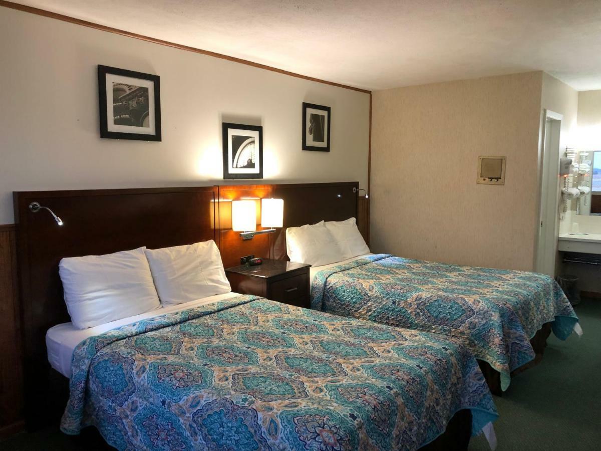 Viking Motel Lindsborg ภายนอก รูปภาพ